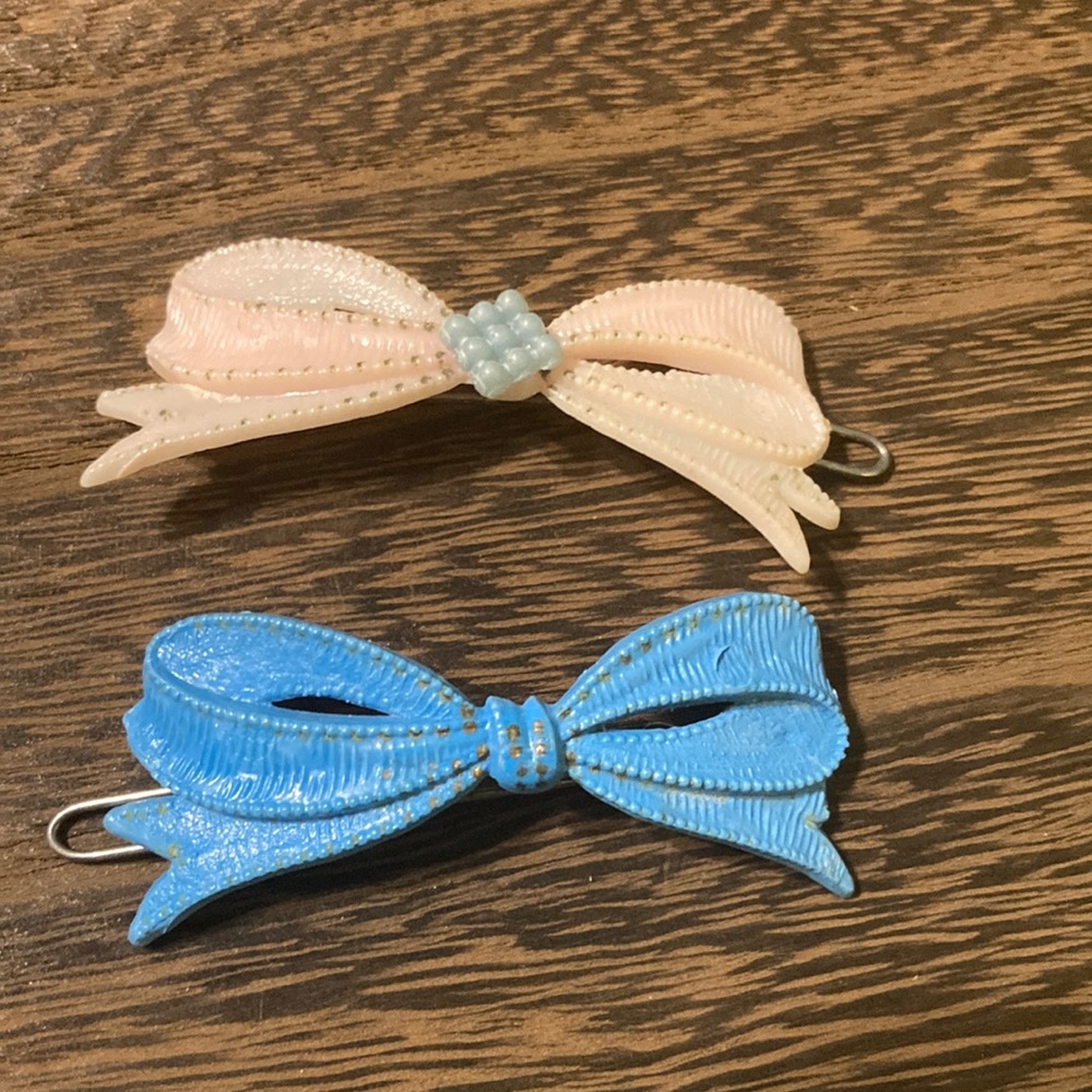 Vintage Bow Hair clips plastic